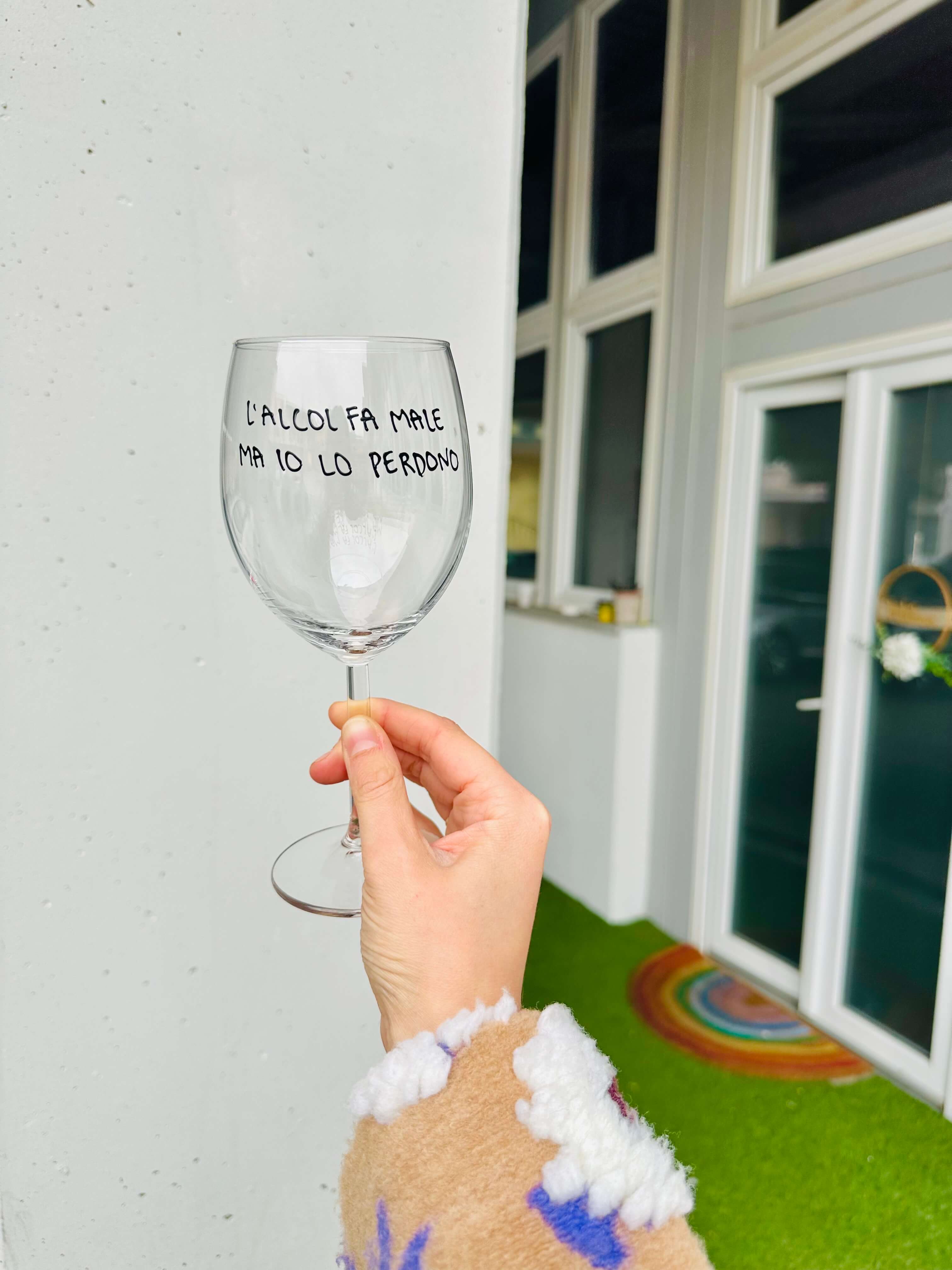L'alcol fa male ma io lo perdono